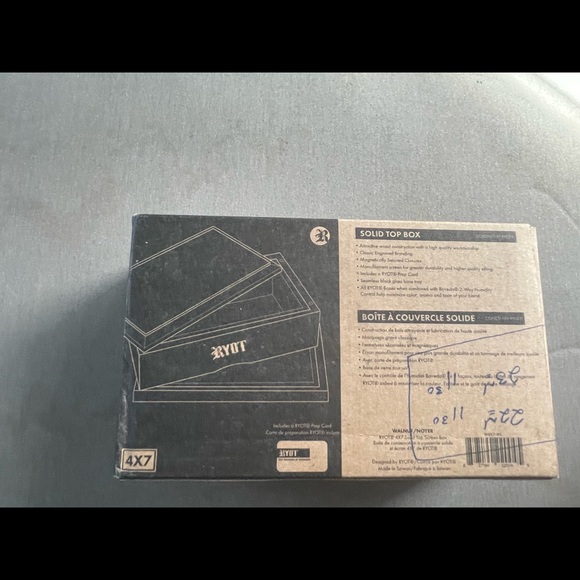 RYOT SOLID TOP Screen Box MEDIUM 4" x 7" WALNUT Wood Stash Box Magnetic Sifter - Picture 5 of 9